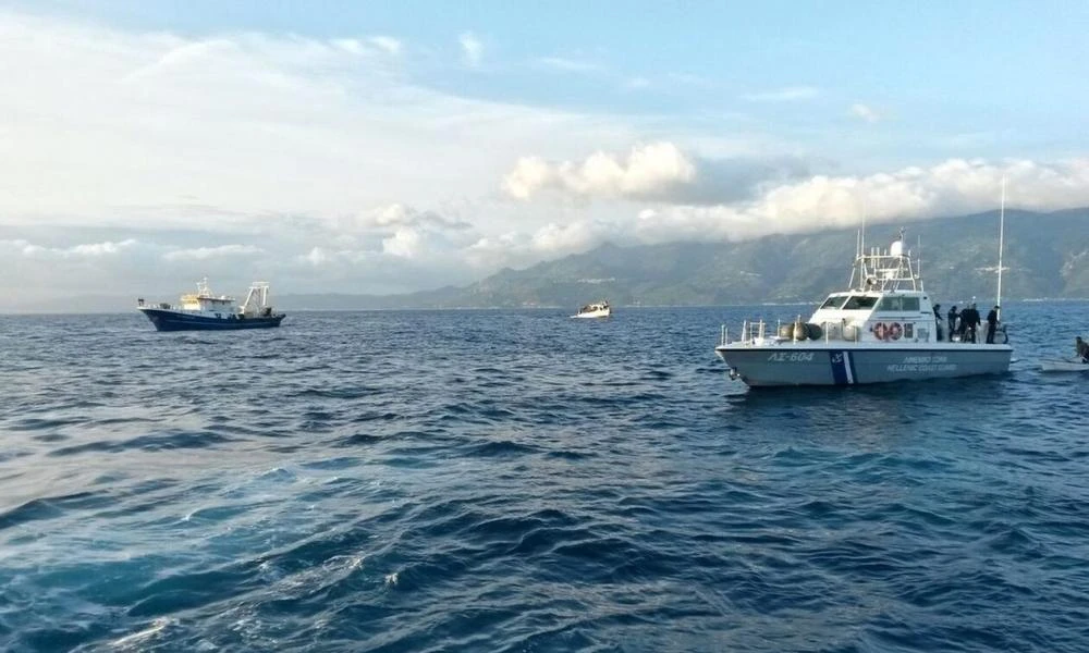 Λέρος: Αστυνομικοί διέσωσαν βρέφος κατά τη διάρκεια απεγκλωβισμού μεταναστών